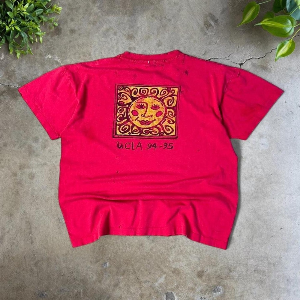 Insane beautiful 90s paint splatter UCLA sun graphic boxy cropped fit t shirt